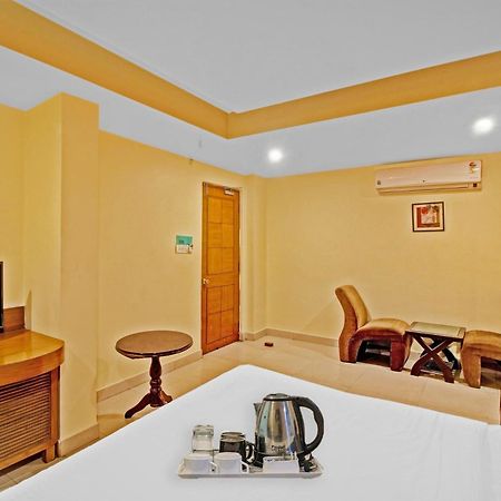 Townhouse The Grand Plaza Hotel Хидерабад Екстериор снимка