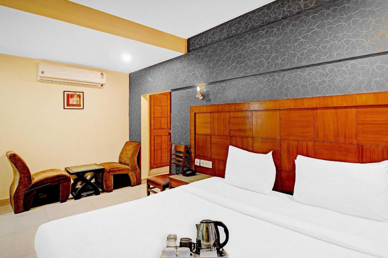 Townhouse The Grand Plaza Hotel Хидерабад Екстериор снимка