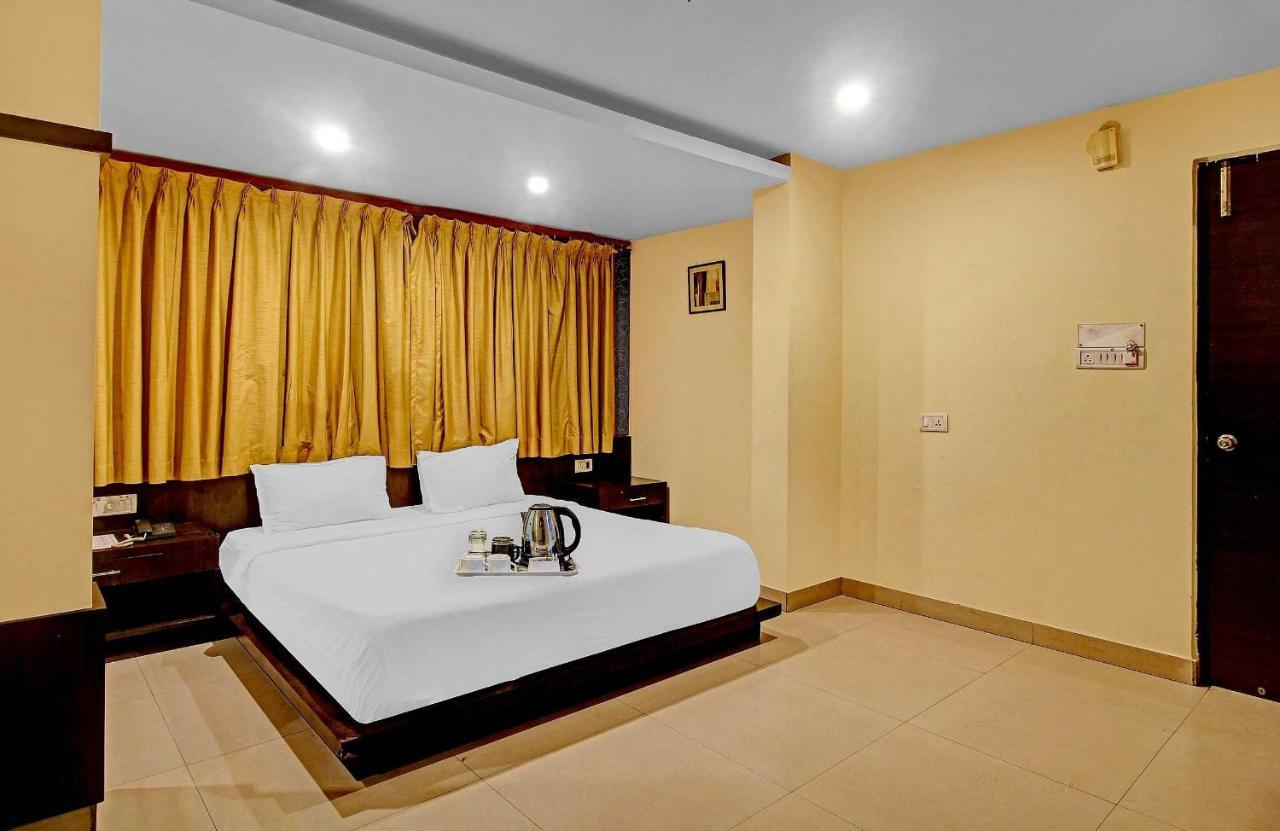 Townhouse The Grand Plaza Hotel Хидерабад Екстериор снимка