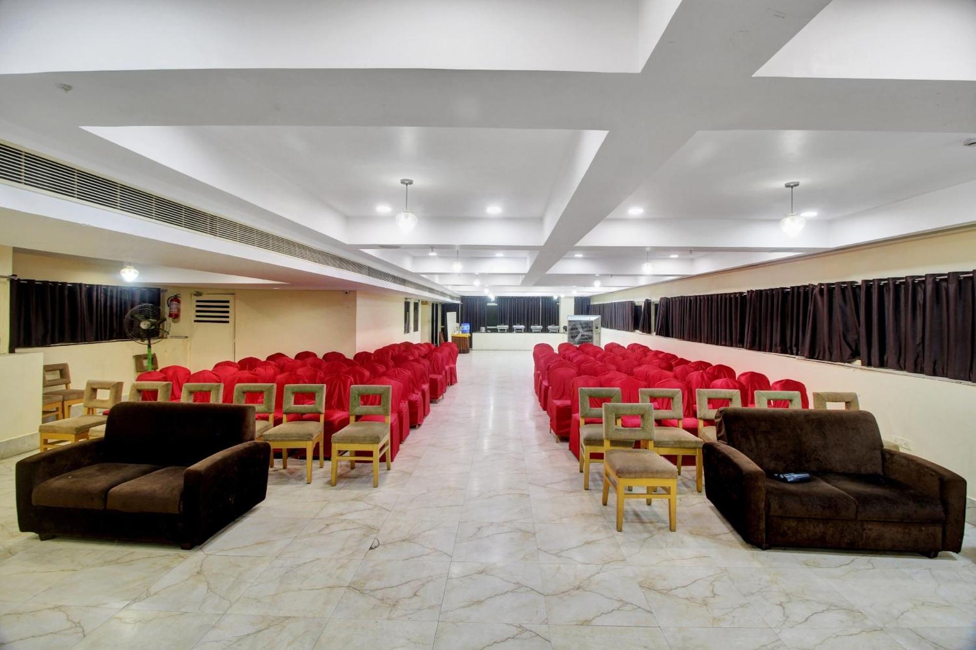 Townhouse The Grand Plaza Hotel Хидерабад Екстериор снимка