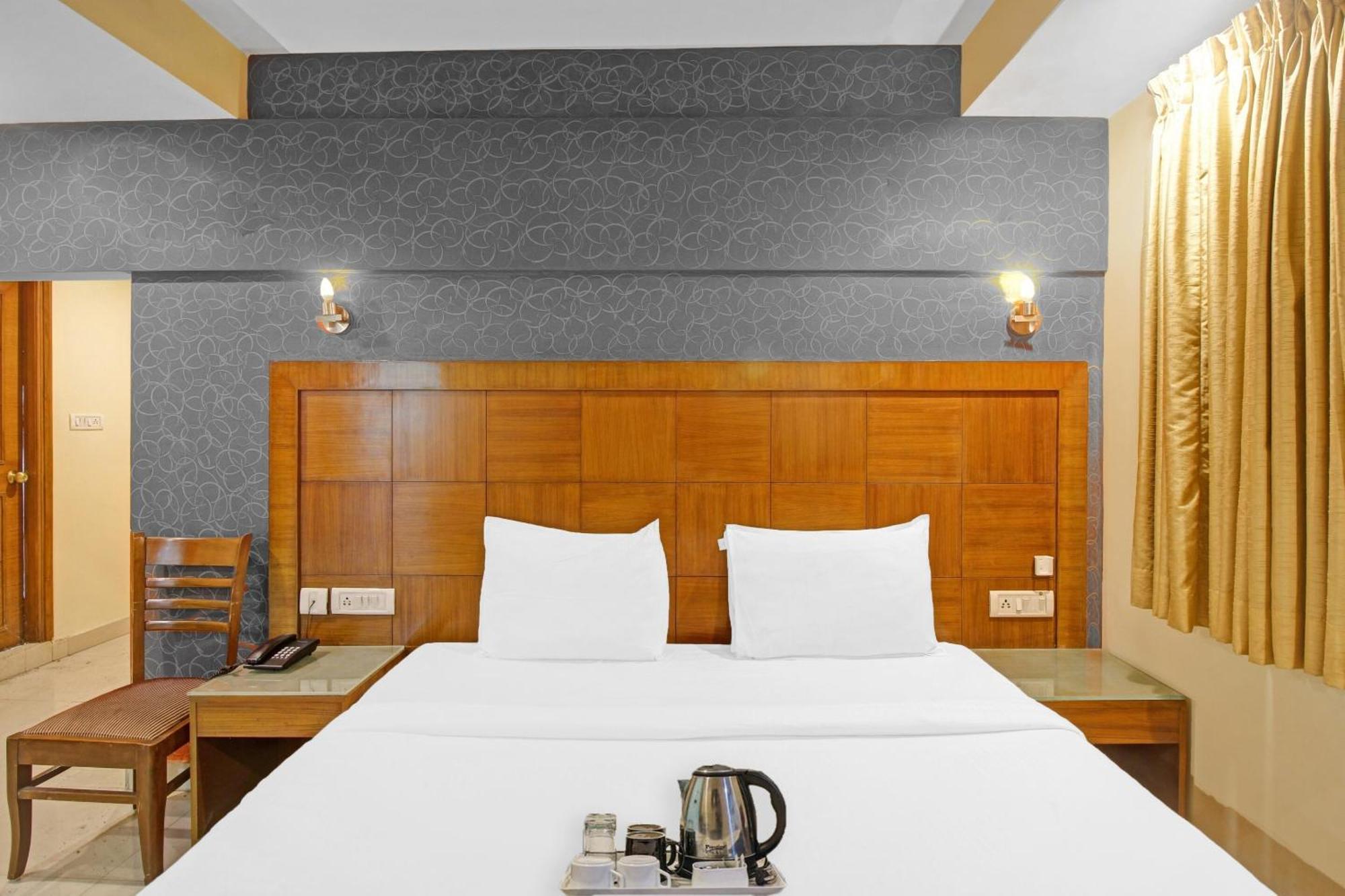 Townhouse The Grand Plaza Hotel Хидерабад Екстериор снимка